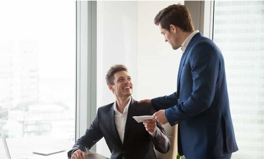 בעבודה משרדית