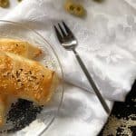 בורקס דפי אורז במילוי תרד וגבינה בולגרית