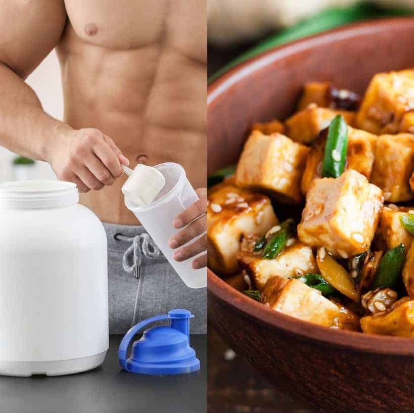 תמונה של איש עם אבקת חלבון משמאל וקערת טופו מימין