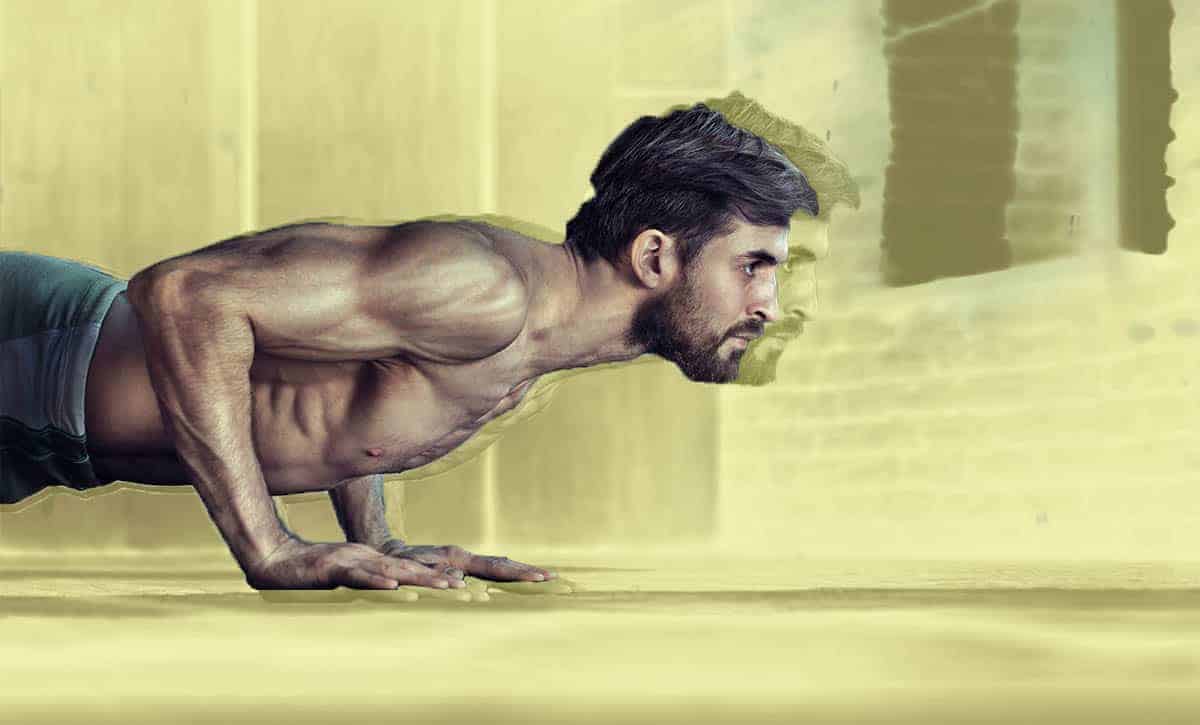 גבר מבצע אימוני ליבה