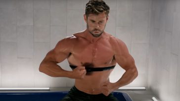 כריס המסוורת באימון. צילום מסך מיוטיוב.