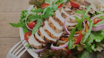 סלט חזה עוף